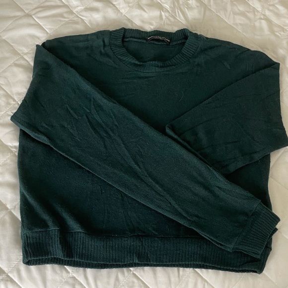 Brandy Melville Sweaters Brandy Melville Green Cropped Pullover